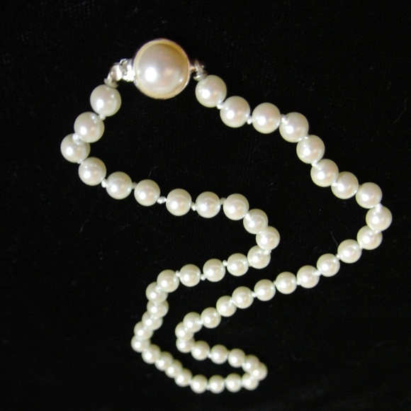 Carolee Pearls - Picture 4 of 4